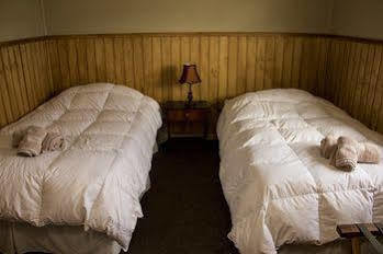Hosteria Lago Tyndall Torres del Paine National Park Exterior photo
